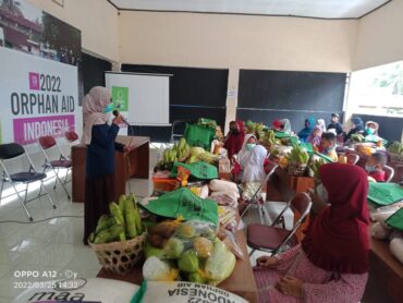 PENYERAHAN BANTUAN KE 18 ANAK YATIM DARI YAYASAN WAHANA MANDIRI INDONESIA