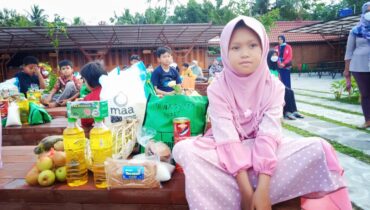 Bantuan Food Aid untuk Anak Yatim dari MAA Internasional Australia