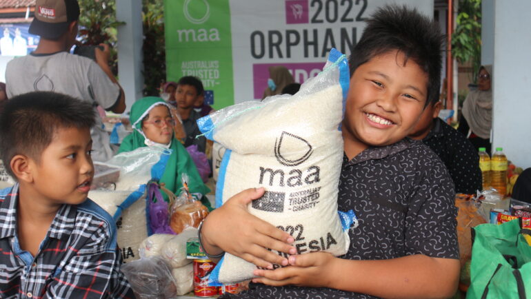 Distribusi Makanan Untuk Anak Yatim